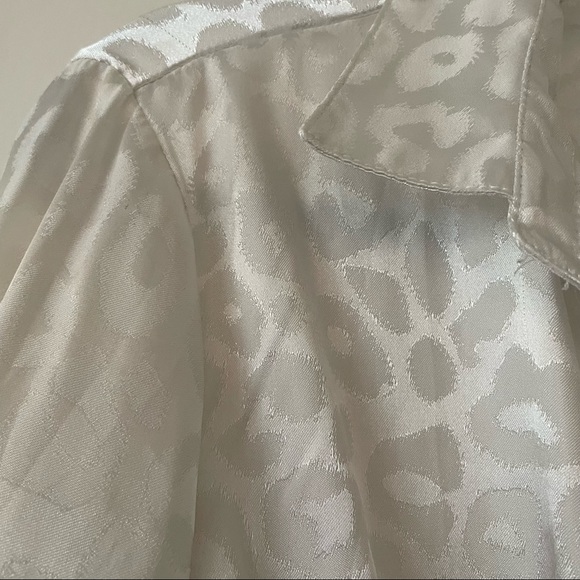 Silky cheetah blouse - Picture 4 of 4